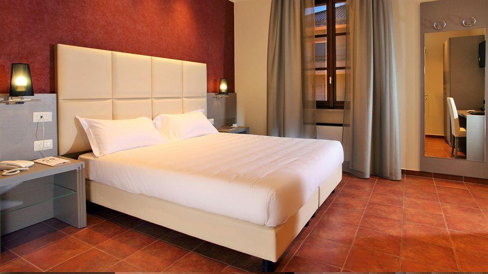 Hotel Hearth Roma