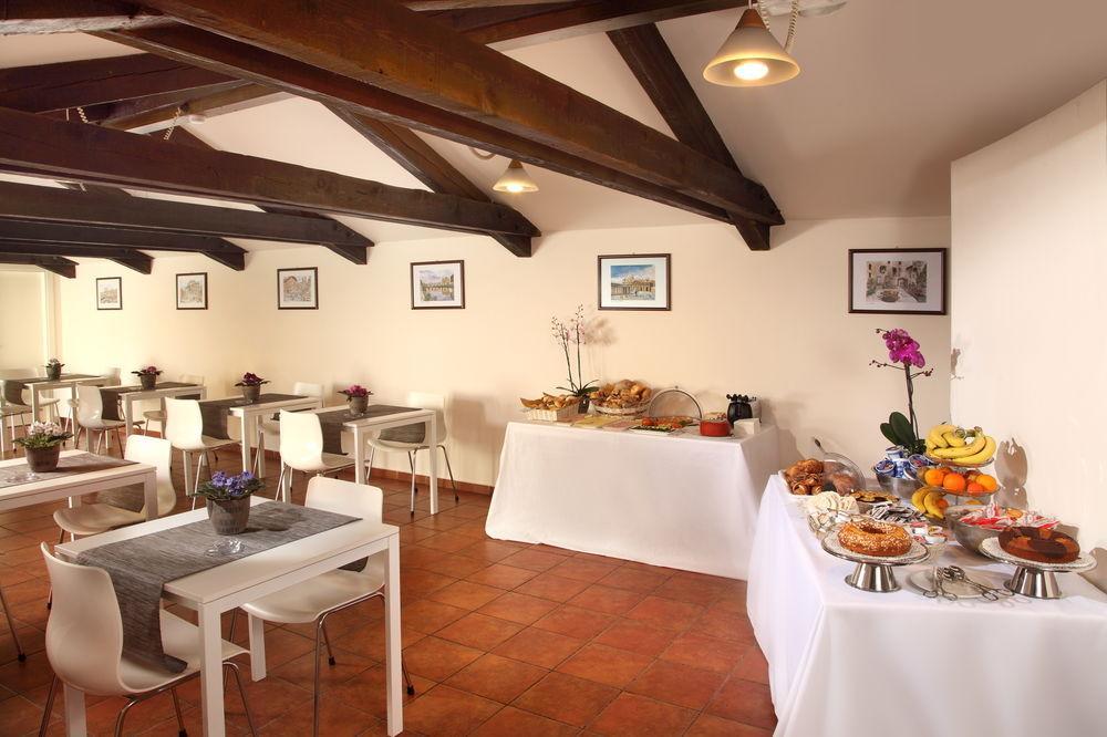 Hearth Hotel 3*